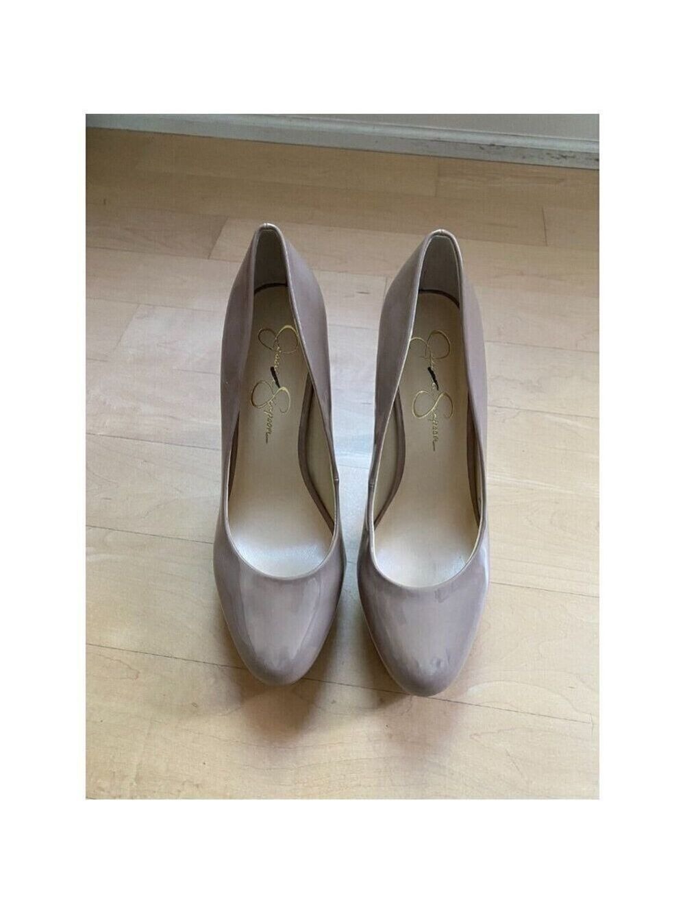 Jessica Simpson "Nellah" patent platform heel sz 9 NEW -FLAW - mark on front